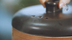 水開后轉中火蒸50-60分鐘。