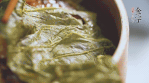 出鍋后撒上蔥花就可以啦。