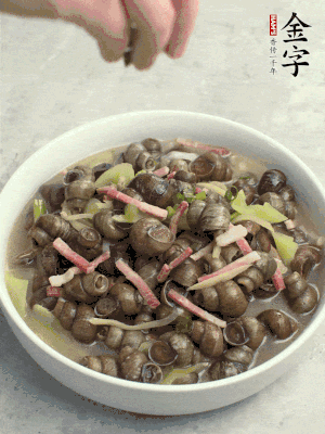 出鍋，撒點蔥花。