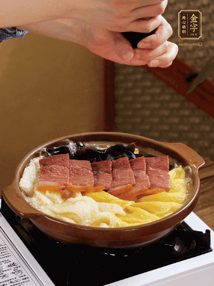 加水沒過食材，煮15-20分鐘