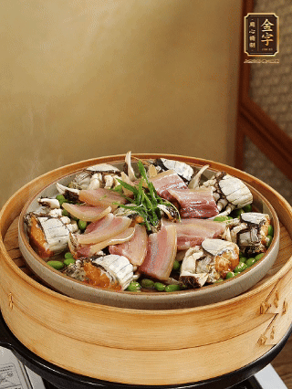 上鍋蒸15分鐘后，放蔥絲，潑熱油